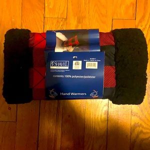 NWT lined electric hand warmer with pockets